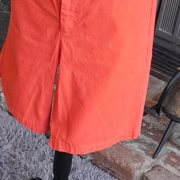 Khakis by Gap Boyfriend Roll-Up Shorts NWOT - Picture 2 of 5